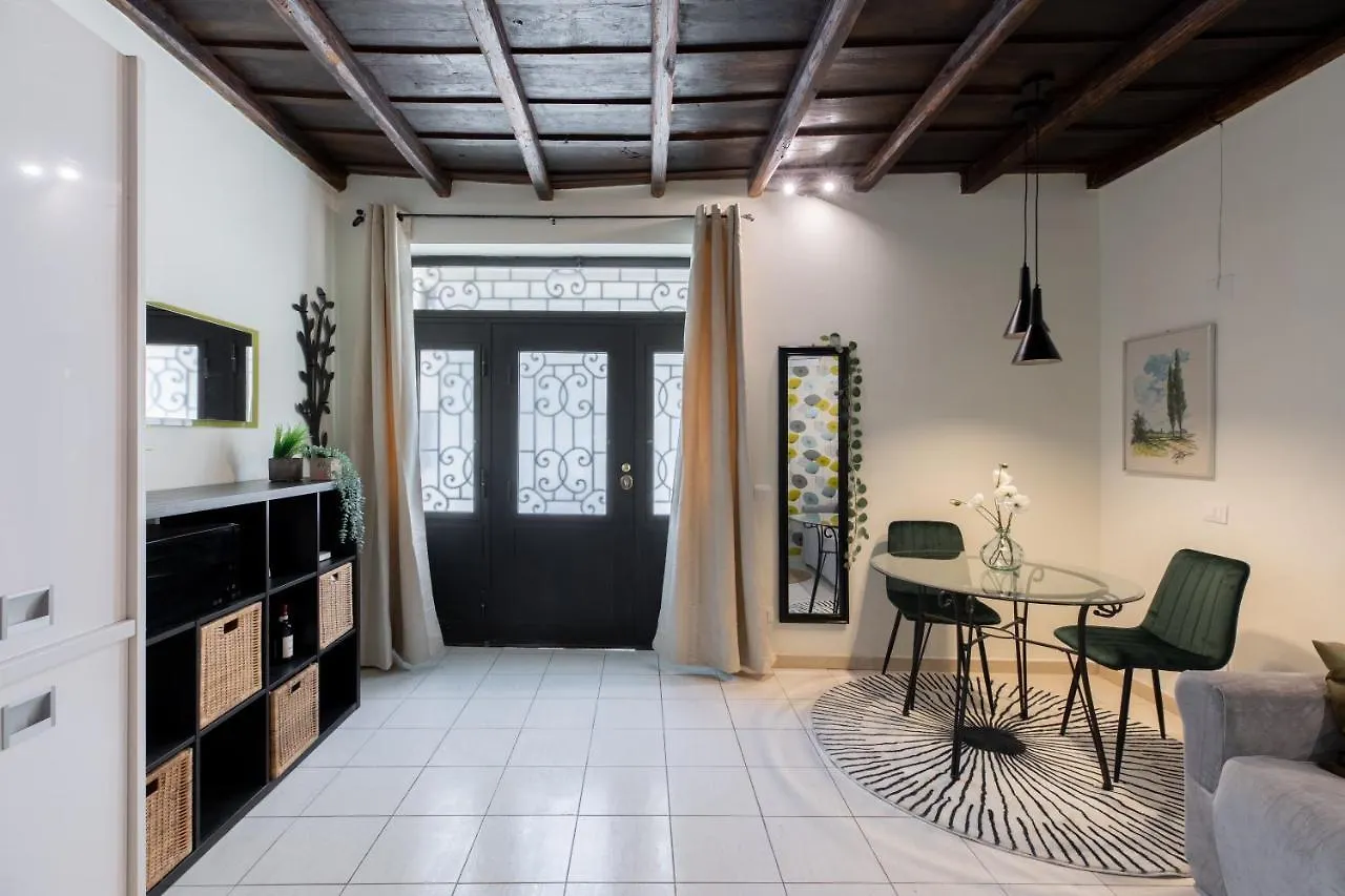 Apartment Iflat Colosseo Flower Studio Rom
